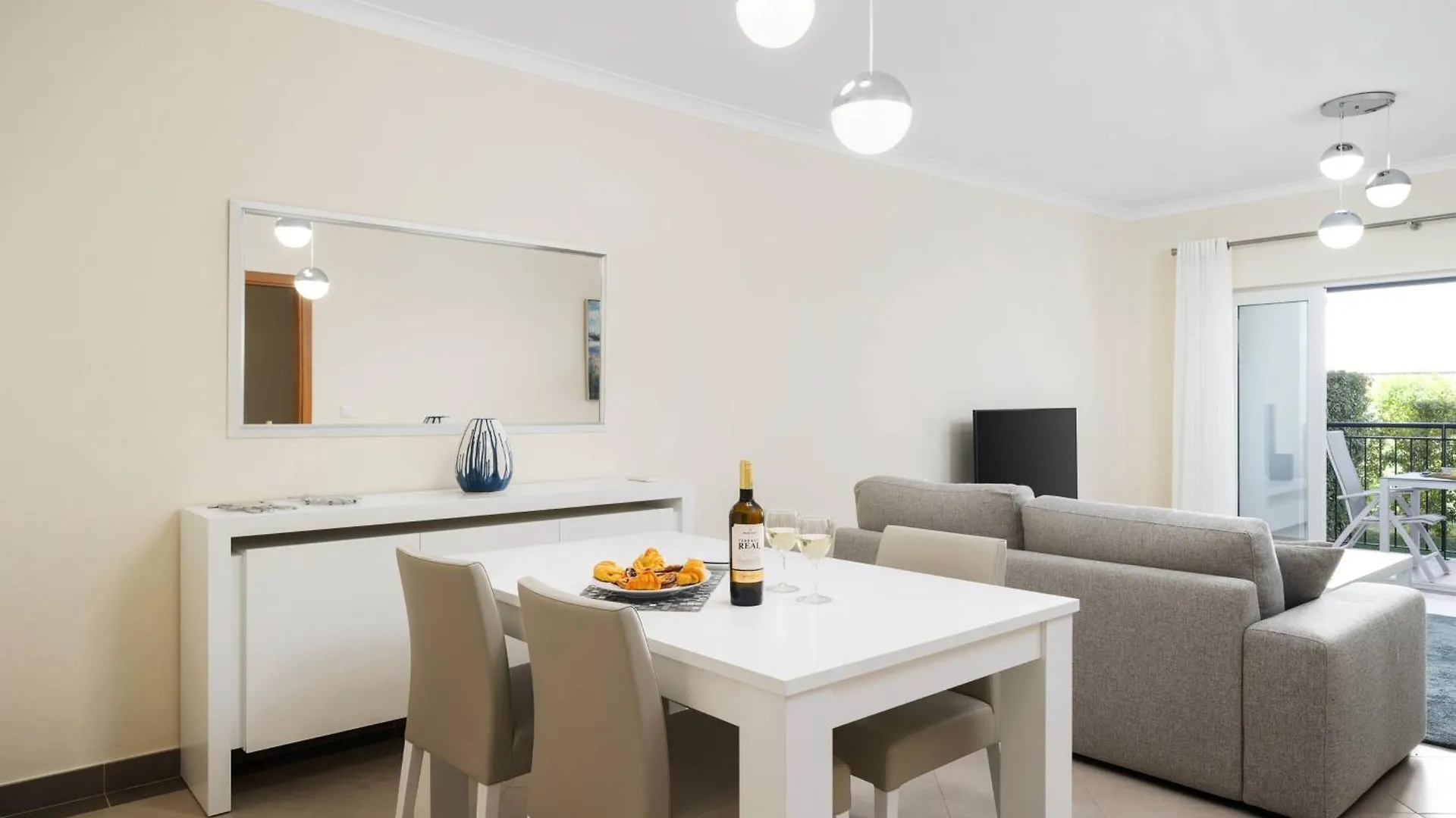 Modern And Spacious Holiday Apartment, Cabanas Cabanas De Tavira