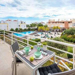 House - Pool View Apartment